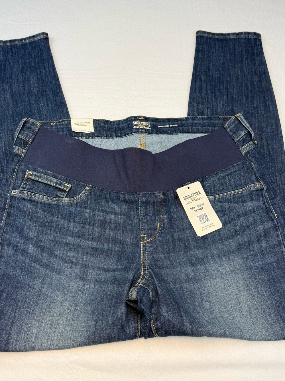 Signature Gold Levi Strauss Baby Bump Skinny Maternity Jeans NWT Size Large